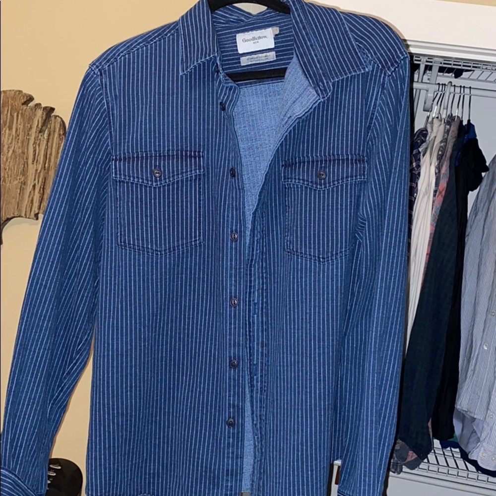Men’s long sleeve button up